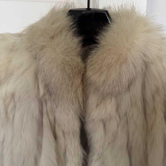 White Saga Fox Fur Coat - Picture 6 of 11